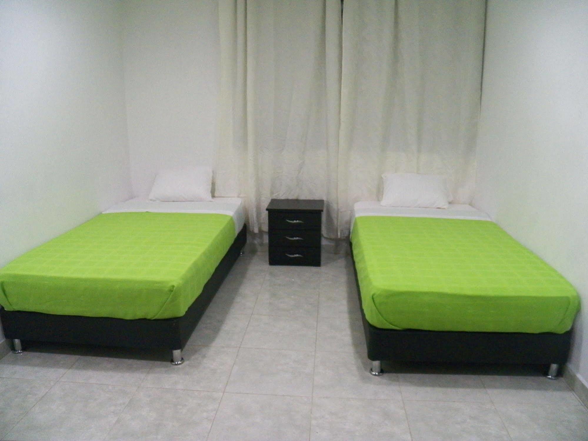Hostal Deluxe Santander. Manizales Ngoại thất bức ảnh