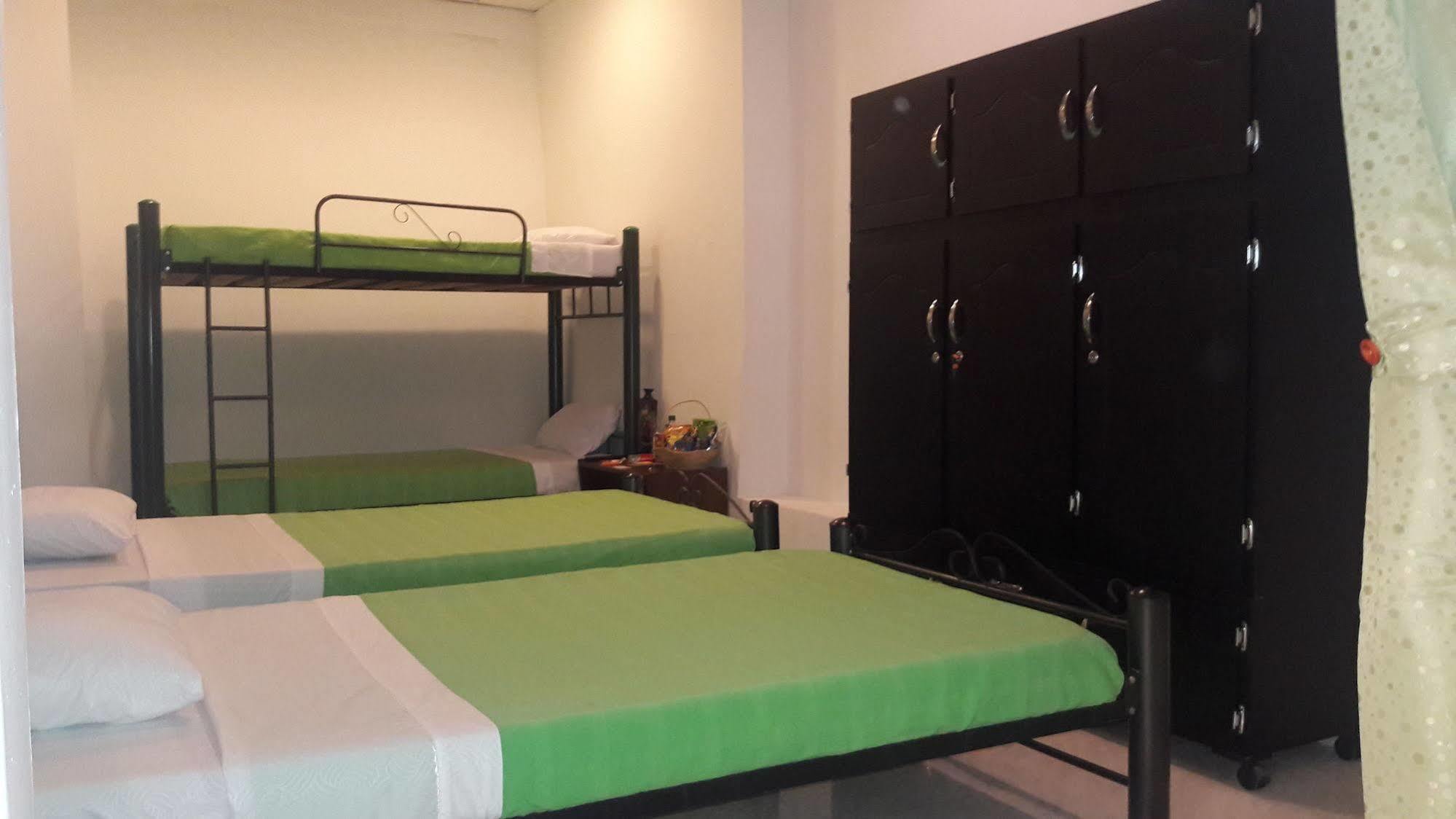 Hostal Deluxe Santander. Manizales Ngoại thất bức ảnh