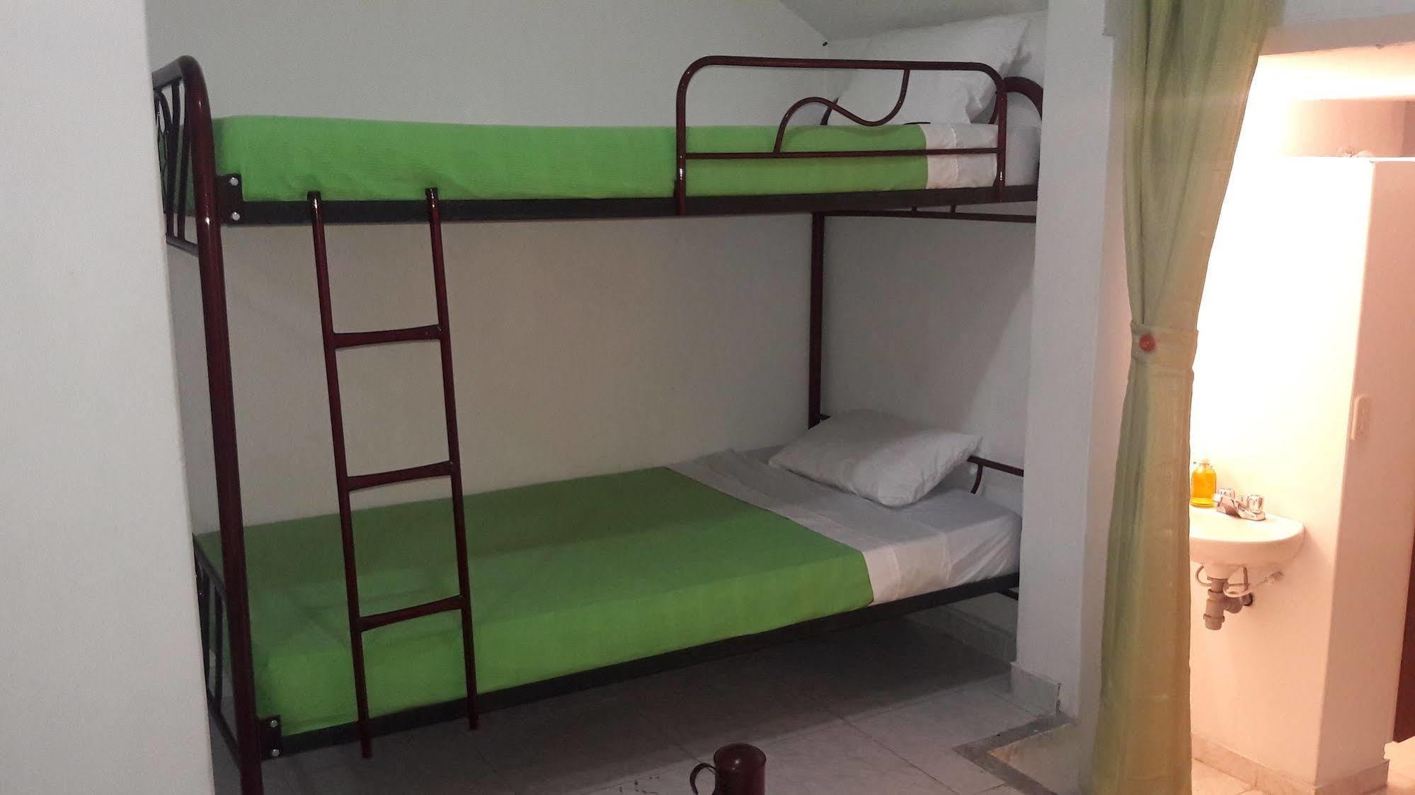 Hostal Deluxe Santander. Manizales Ngoại thất bức ảnh