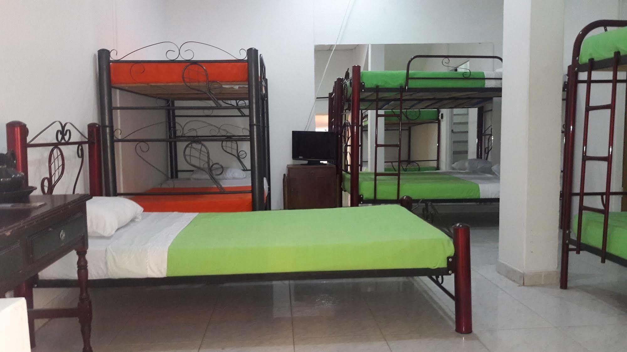 Hostal Deluxe Santander. Manizales Ngoại thất bức ảnh