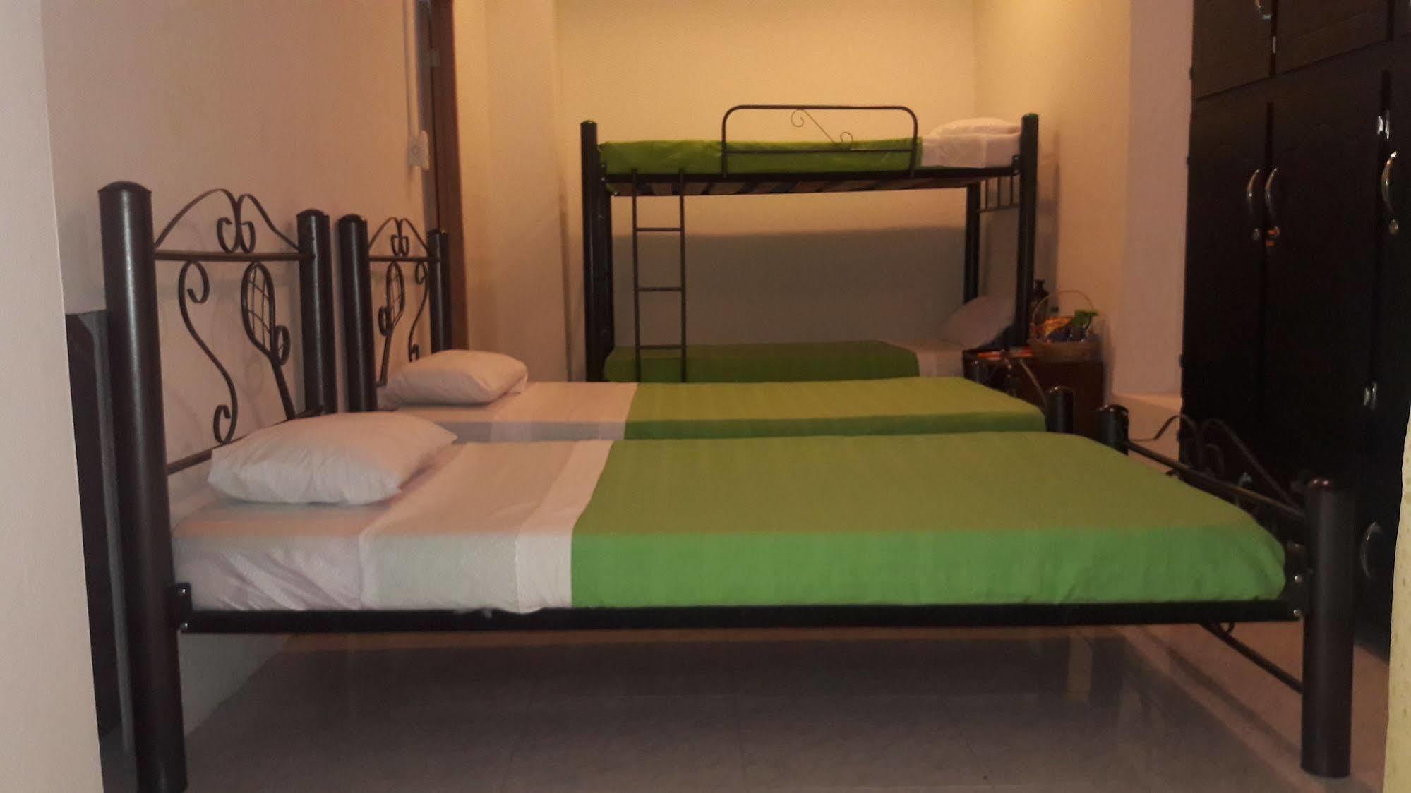 Hostal Deluxe Santander. Manizales Ngoại thất bức ảnh